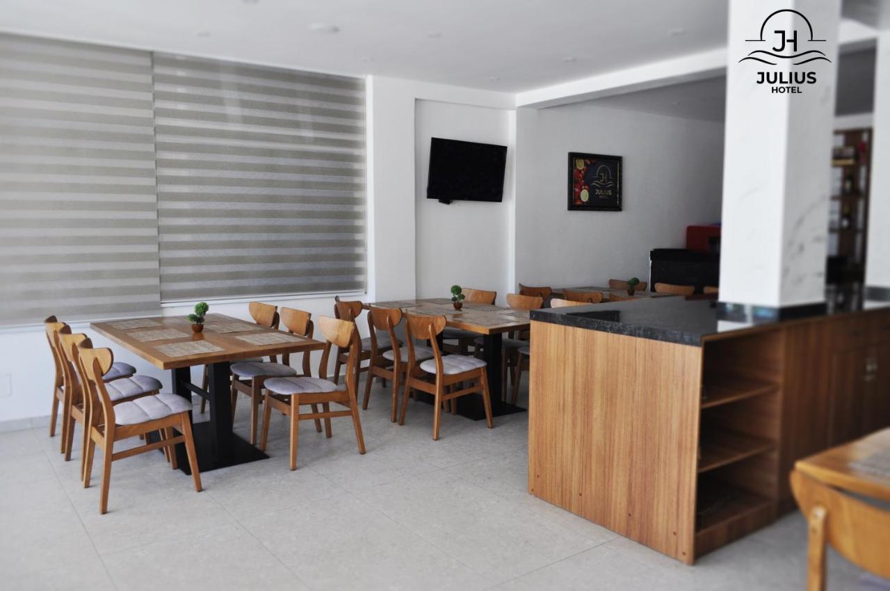 Julius Hotel Golem  Bagian luar foto