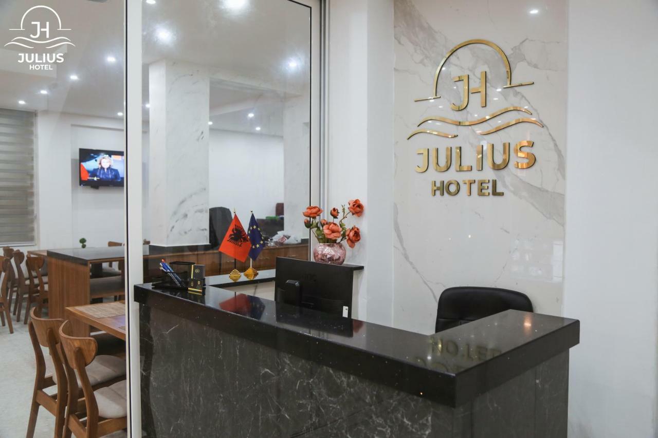 Julius Hotel Golem  Bagian luar foto