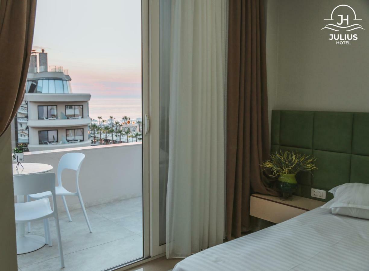 Julius Hotel Golem  Bagian luar foto