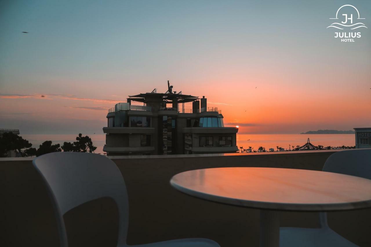 Julius Hotel Golem  Bagian luar foto