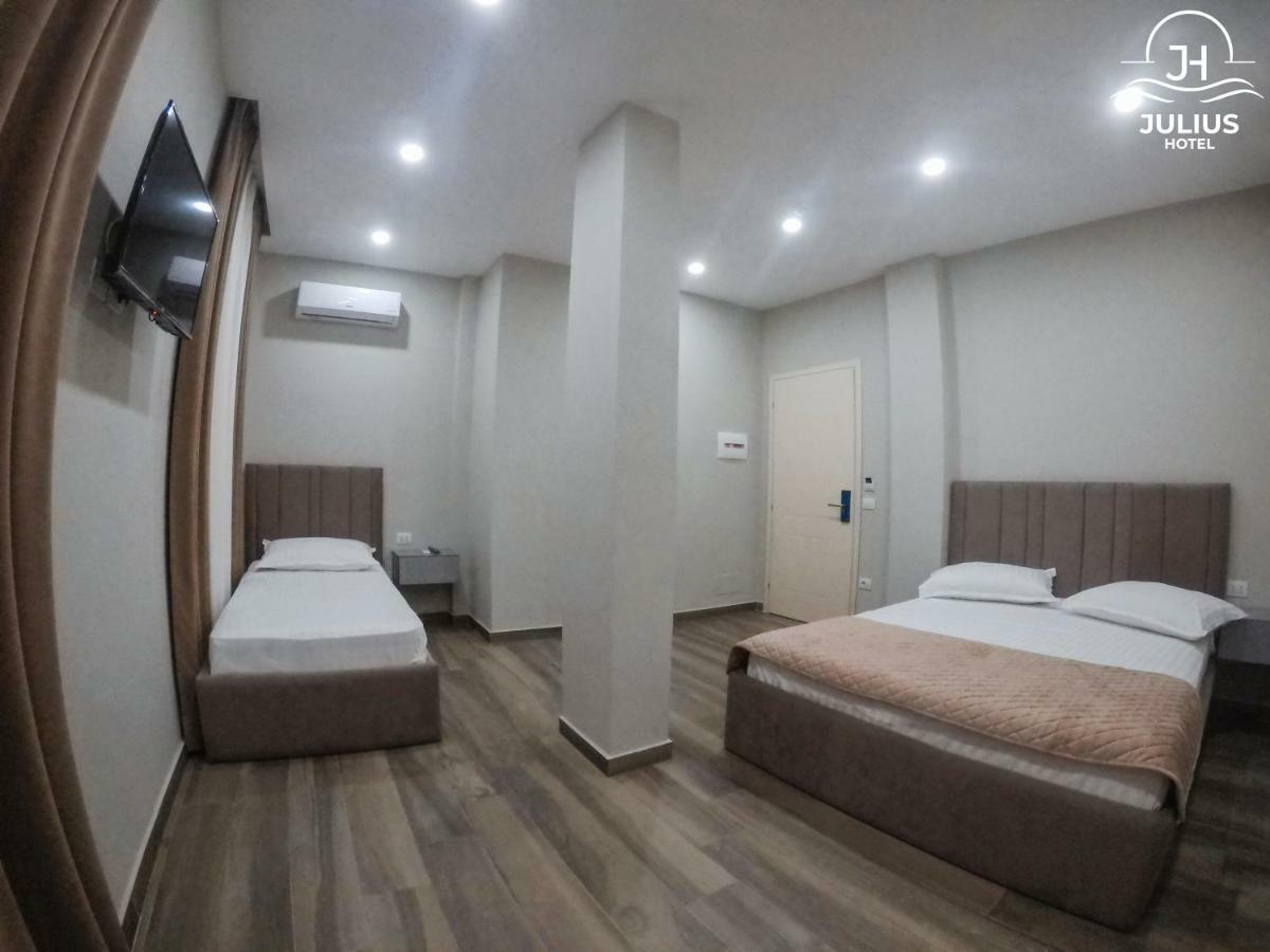 Julius Hotel Golem  Bagian luar foto