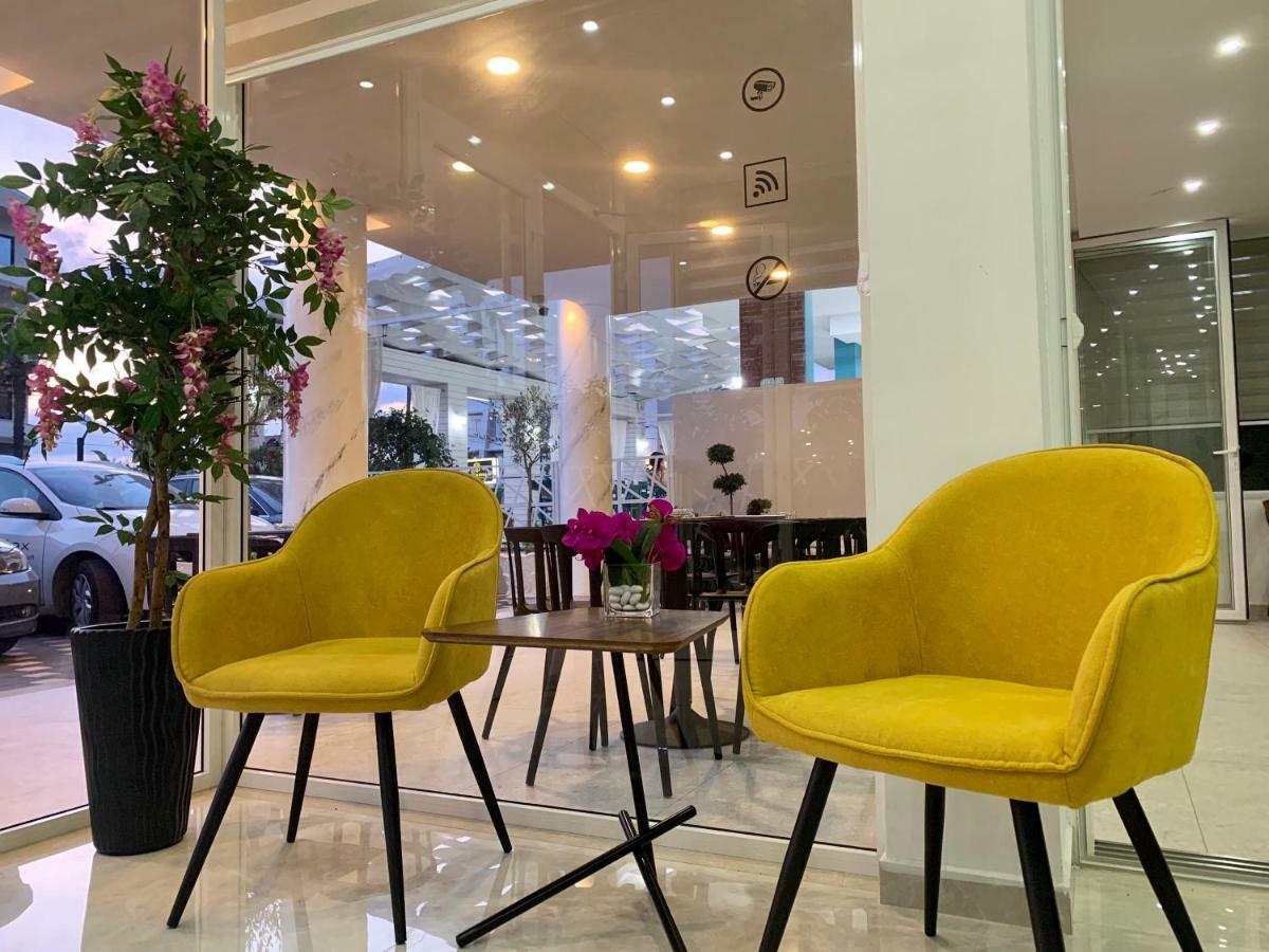 Julius Hotel Golem  Bagian luar foto