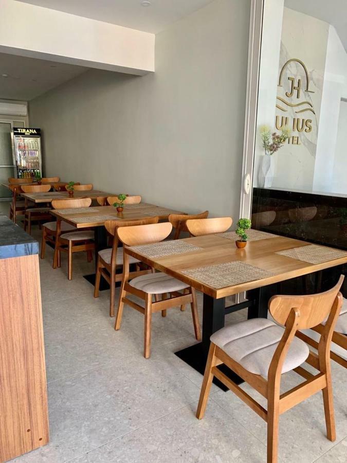 Julius Hotel Golem  Bagian luar foto