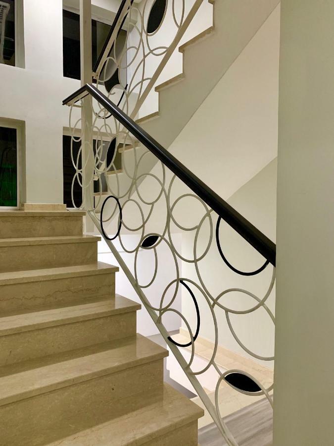 Julius Hotel Golem  Bagian luar foto