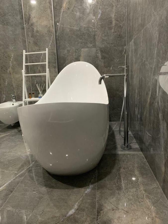Julius Hotel Golem  Bagian luar foto